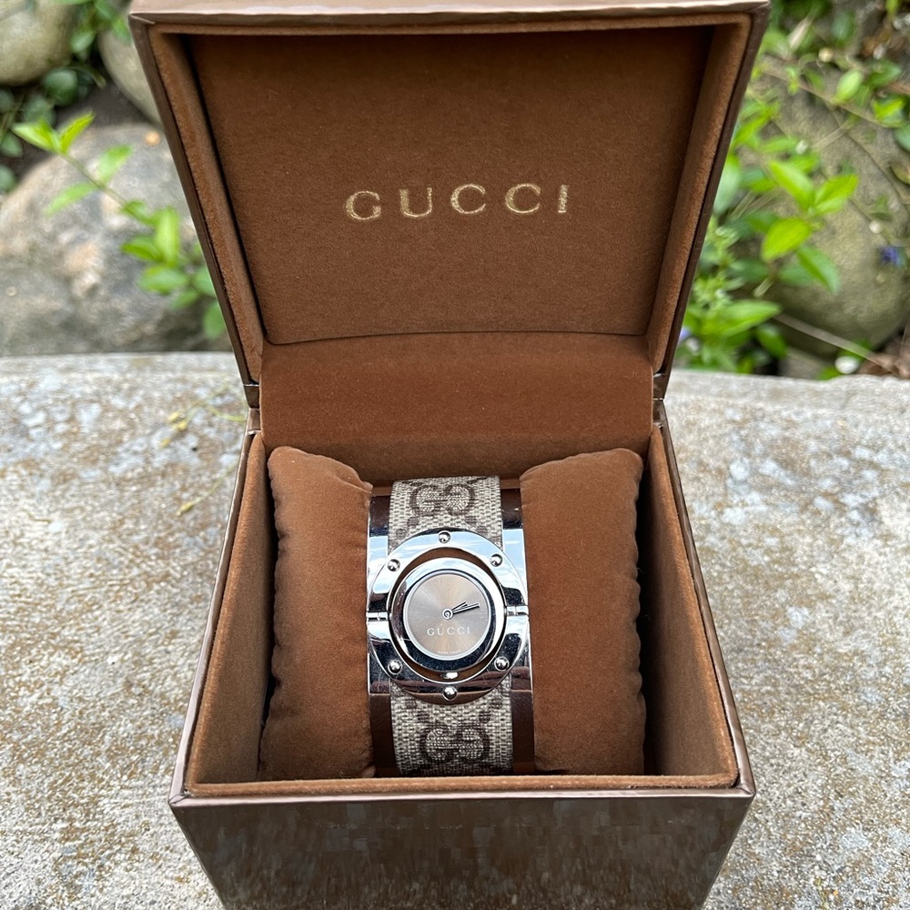 Brand new womens Gucci watch/bracelet combo!